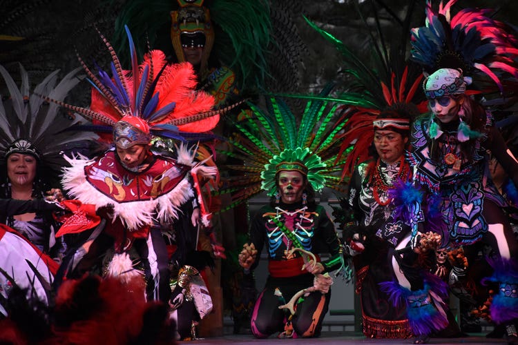 mexican cultural dancers